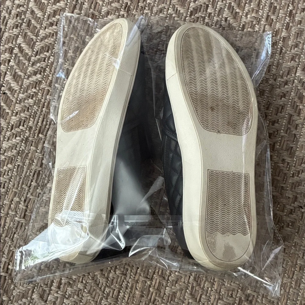 Steve Madden Ecentrcq Black Quilted Slip-On Loafers Sz 9M